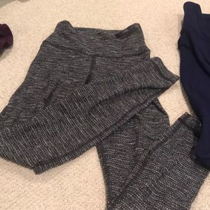 bundle of lulu leggings